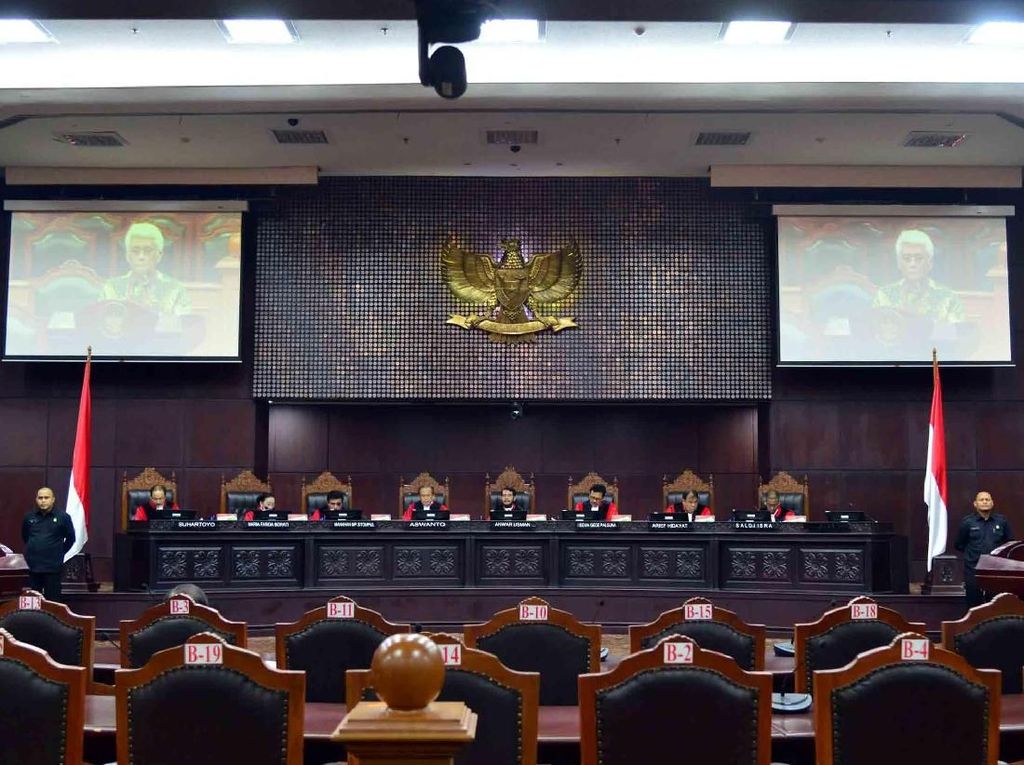 Ini Nama 3 Calon Hakim MK yang Sudah Diserahkan ke Jokowi Ini Nama 3 Calon Hakim MK yang Sudah Diserahkan ke Jokowi