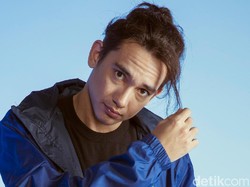 Ngaku Nggak Kenal, Adipati Dolken Tak Pernah Ngobrol dengan Iqbaal