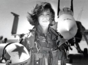 Ini Pilot Wanita yang Dipuji Usai Penumpang Southwest Tersedot Ini Pilot Wanita yang Dipuji Usai Penumpang Southwest Tersedot