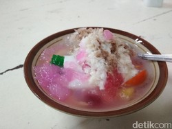 Cicipi Es Buah Legendaris Blitar di Depot Es Mini