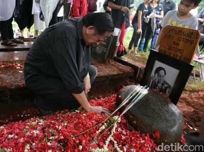 Duka dari Amoroso Katamsi, Deddy Sutomo hingga DJ Avicii, Syahnaz Menikah