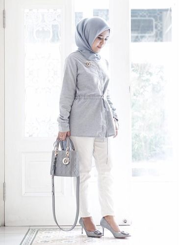 Tips Hijab Untuk Si Tubuh Mungil Ala Desainer Restu Anggraini