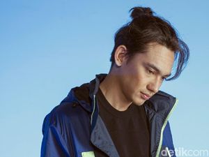 Honor Pertama Adipati Dolken saat Bintangi FTV Rp 1 Juta Honor Pertama Adipati Dolken saat Bintangi FTV Rp 1 Juta
