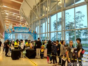 Antusiasnya Pecinta Disney Padati Disney on Ice