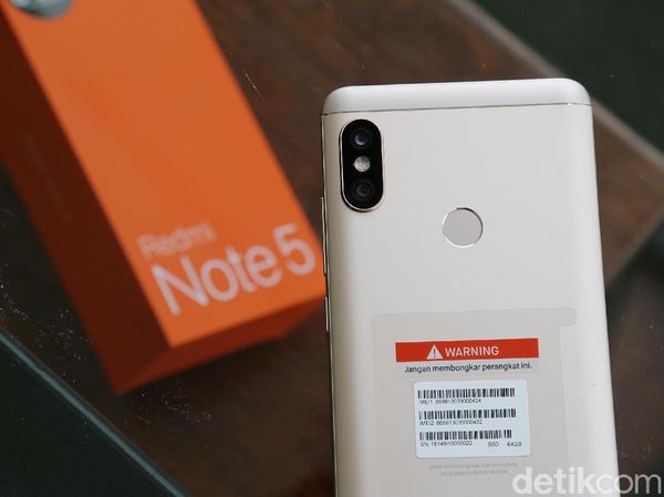 Menguji Kemampuan Kamera Redmi Note 5 di Malam Hari