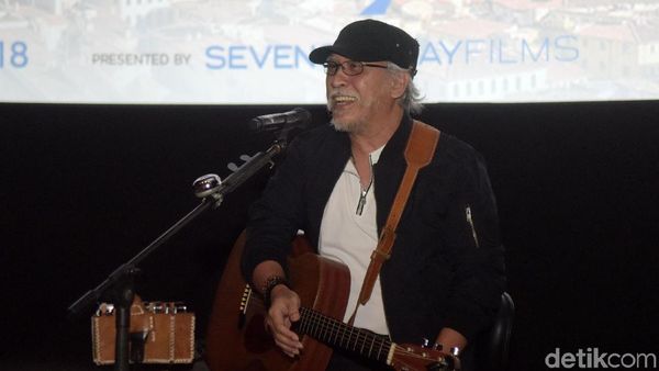 Tak Cuma Nyanyi, Iwan Fals juga Main di Film The Gift