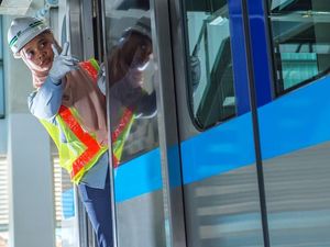 Ini Dia Srikandi Kereta MRT Jakarta