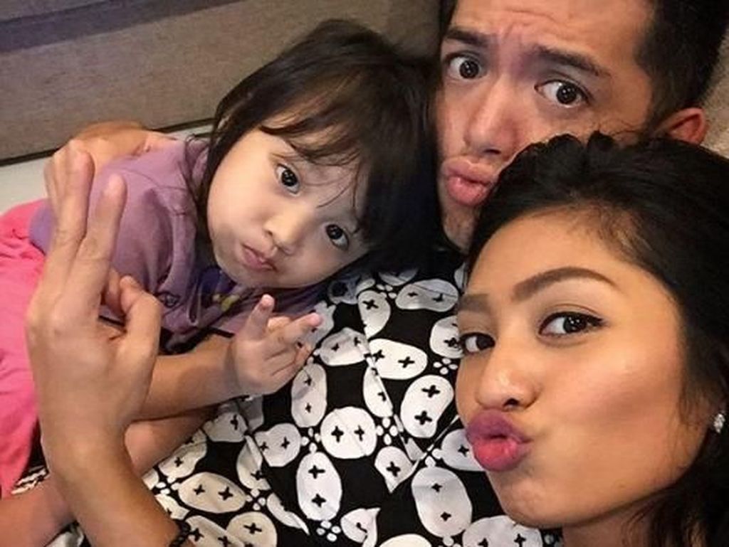 Resmi Cerai, Liza Elly Tak Minta Nafkah dari Nicky Tirta Resmi Cerai, Liza Elly Tak Minta Nafkah dari Nicky Tirta