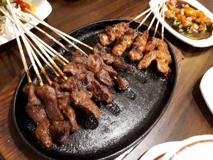 Sate Kardjan: Enak Tenan! Sate Kambing Klaten Legendaris Racikan Pak Kardjan