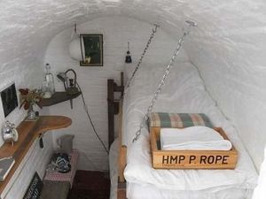 Foto: Hotel Mungil Serasa Penjara