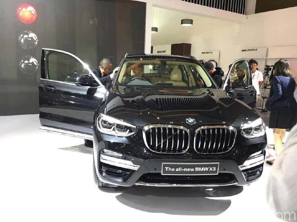 BMW Pamer X3 ke Publik di IIMS 2018 BMW Pamer X3 ke Publik di IIMS 2018