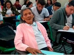 Umur Bukan Halangan, Nenek 96 Tahun Wujudkan Impian Masuk SMA