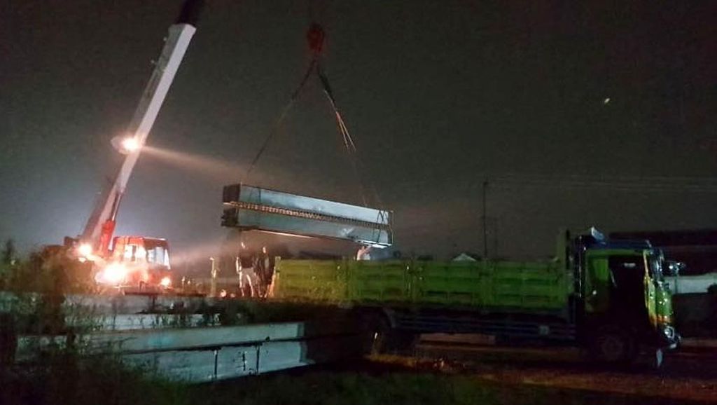 Perbaikan Jembatan Babat yang Ambrol Langsung Dikebut Perbaikan Jembatan Babat yang Ambrol Langsung Dikebut