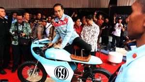 Jokowi Jajal Motor Milik Gibran