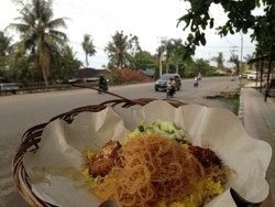 Sarapan ala Kota Sorong: Nasi Kuning Rempah