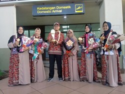 Bangga! Empat Santri Malang Juarai Debat di Qatar