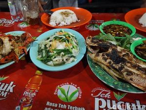 Santap Malam di Sorong, Coba Seafood Kaki Lima