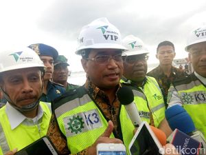 Menhub Bagi-bagi 24 Kapal Rakyat Rp 58 Miliar