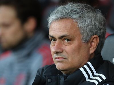 Senyum Dong, Mourinho