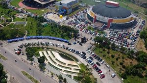 Bandung Dipenuhi Mobil Karimun
