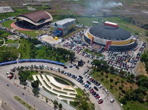 Bandung Dipenuhi Mobil Karimun