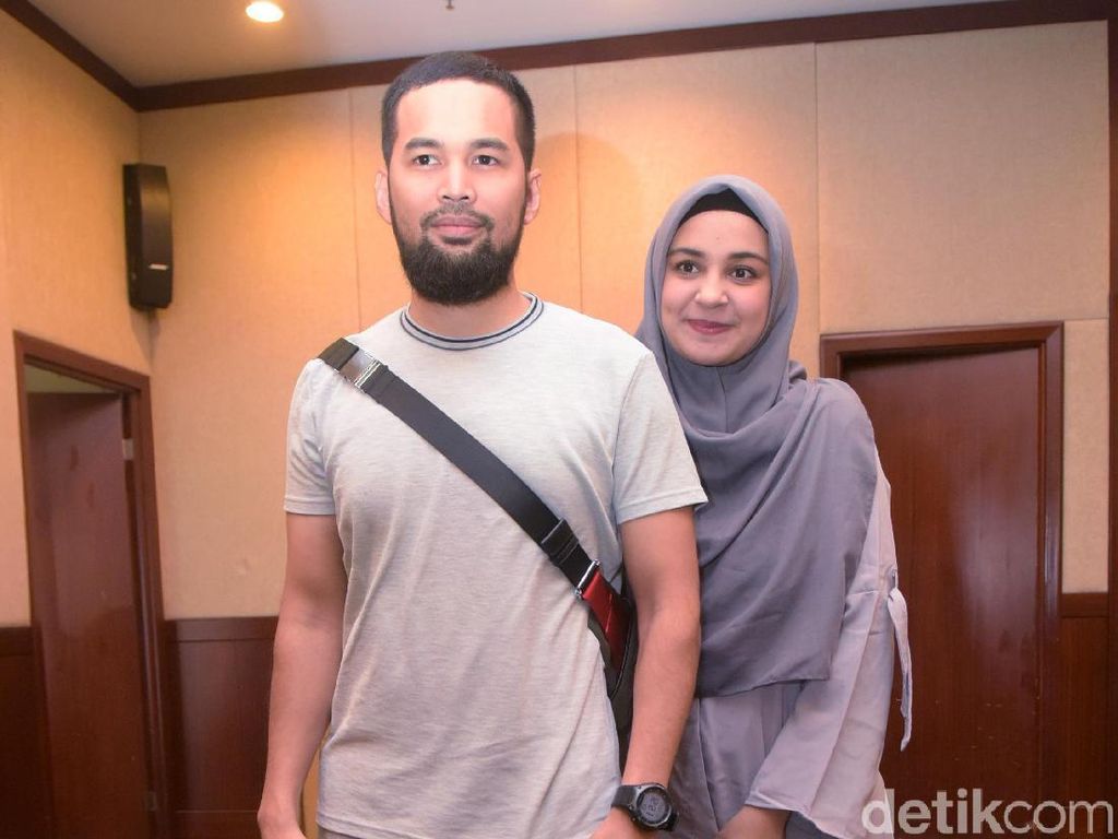 Subuh-subuh, Teuku Wisnu Ikut Reuni 212 di Monas Subuh-subuh, Teuku Wisnu Ikut Reuni 212 di Monas