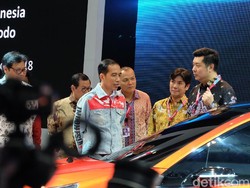 Jokowi Percaya Perkembangan Teknologi Bikin Industri Otomotif Melonjak
