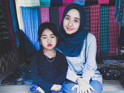 Foto: Laudya Cynthia Bella dan Suku Baduy