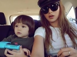 Liburan ke Italia, Jessica Iskandar Ajari El Barack Peduli Sesama