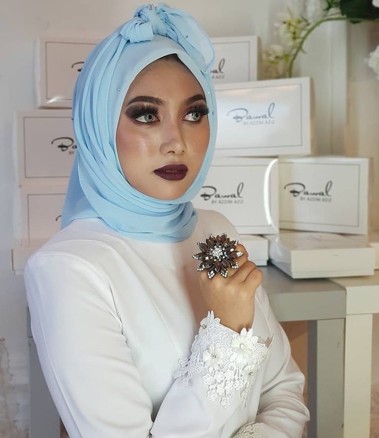 Viral hijab hitam