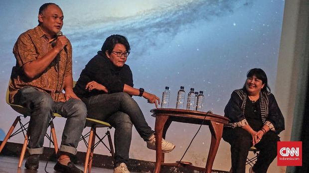 Diskusi 'Laut Bercerita' usai pemutaran filmnya di Bandung, Rabu (18/4).