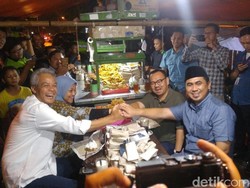 Jelang Debat: Ganjar Doping Gulai Sapi, Sudirman Temui Warga