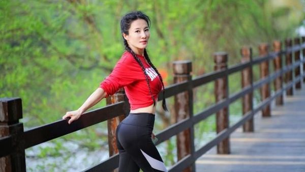 Super Bugar di Usia 51 Tahun, Liu Sering Disangka Pacar Anaknya