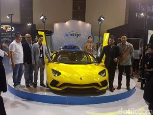 Kuning Mentereng, Lamborghini Rp 18 Miliar Mejeng di IIMS 2018