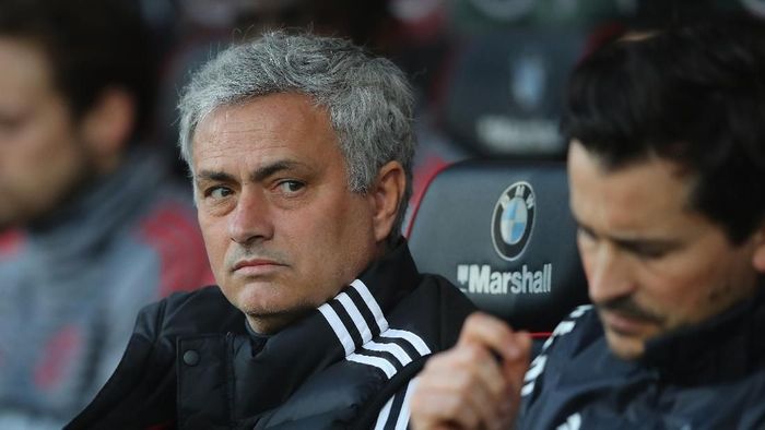Jose Mourinho banyak dikritik menyusul kegagalan MU di Premier League dan Liga Champions. (Foto: Warren Little/Getty Images) Jose Mourinho banyak dikritik menyusul kegagalan MU di Premier League dan Liga Champions. (Foto: Warren Little/Getty Images)