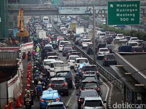 Pancoran dan Pasar Minggu Macet Parah