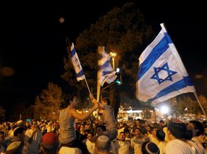 Begini Meriahnya Warga Israel Berpesta di HUT Kemerdekaan