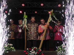 Tabuhan Lesung Tandai Pembukaan Festival Jamu dan Kuliner Jateng
