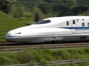 JK: Kereta Kencang JKT-SBY Bisa Dibangun Melayang atau Bawah Tanah JK: Kereta Kencang JKT-SBY Bisa Dibangun Melayang atau Bawah Tanah