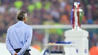 Wenger mengantar Arsenal ke final Liga Champions musim 2005/2006. Walaupun Arsenal tunduk 1-2 dari Barcelona di partai puncak, itu tetap menjadi pencapaian tersendiri karena kali pertama (dan sejauh ini satu-satunya) momen The Gunners maju ke final. (Foto: Odd Andersen/AFP)