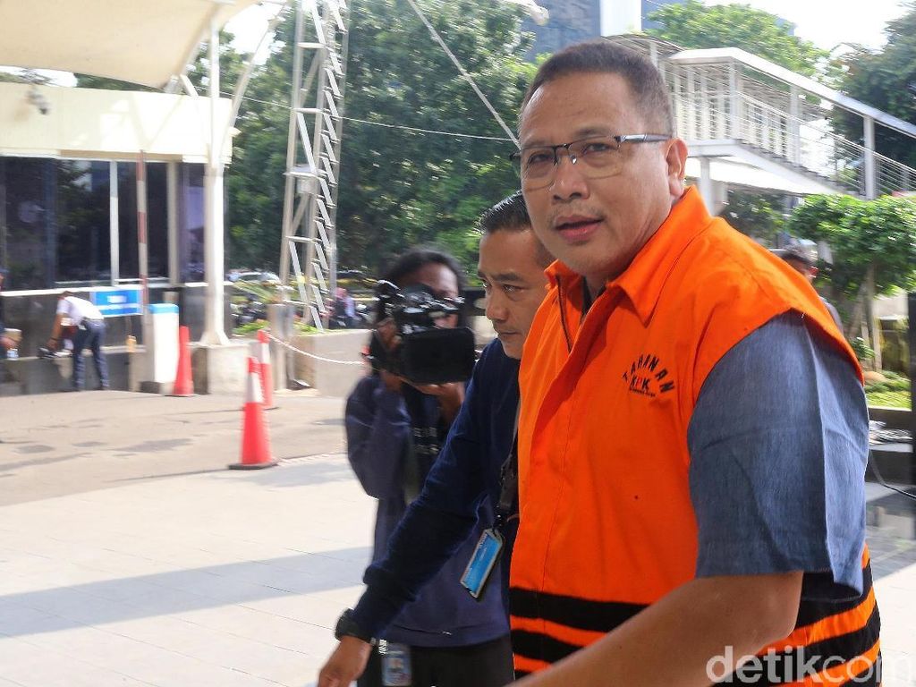 KPK Tetapkan Eks Pejabat Kemendagri Tersangka Korupsi Gedung IPDN KPK Tetapkan Eks Pejabat Kemendagri Tersangka Korupsi Gedung IPDN