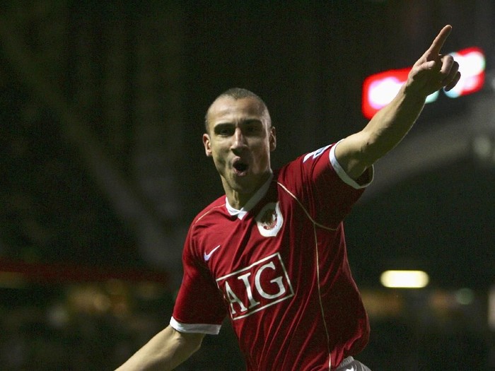 MANCHESTER, UNITED KINGDOM - JANUARY 27: Henrik Larsson of Manchester United celebrates his subsequently disallowed goal during the FA Cup sponsored by E.ON Fourth Round match between Manchester United and Portsmouth at Old Trafford on January 27, 2007 in Manchester, England. (Photo by Alex Livesey/Getty Images)