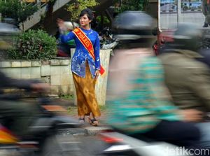 Ketika Kartini Zaman Now Mengatur Lalu Lintas