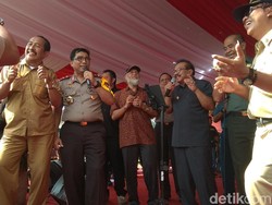 Saat Pakde Karwo, Kapolda Jatim dan Pangdam Dangdutan