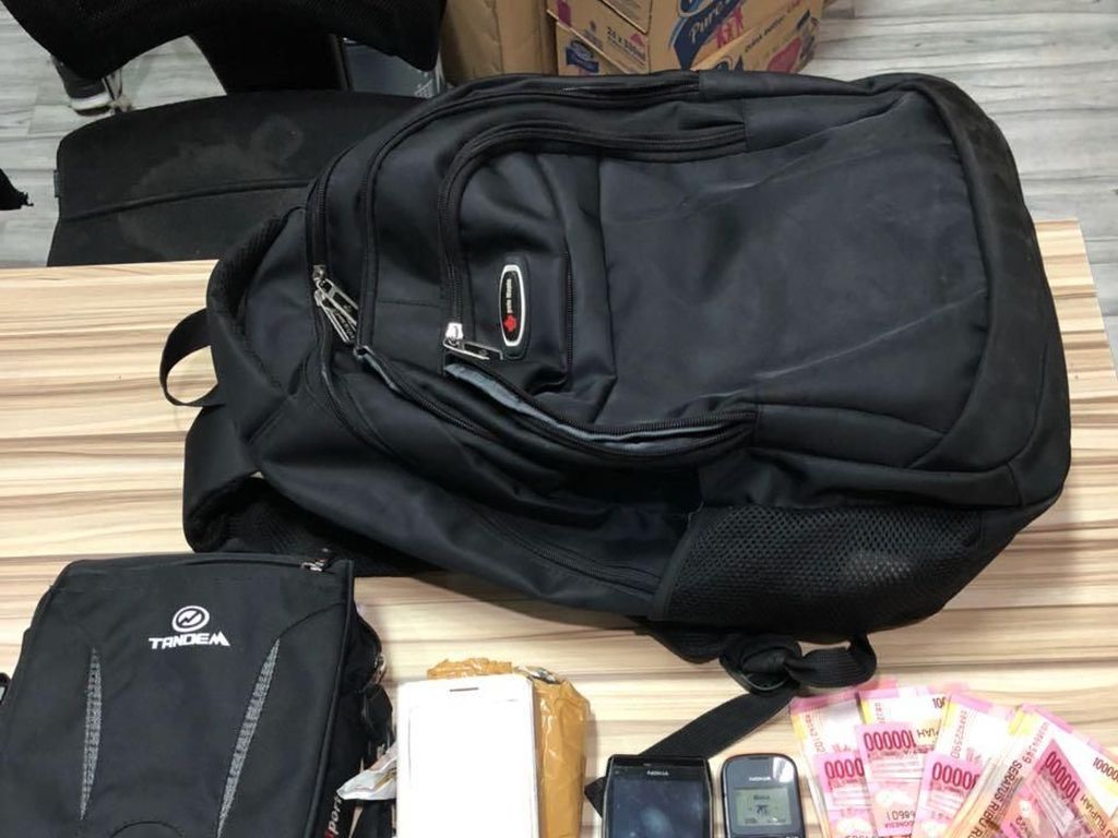 Hipnotis Wanita Pakai Modus Ajak Naik Angkot, 2 Pria Ditangkap Hipnotis Wanita Pakai Modus Ajak Naik Angkot, 2 Pria Ditangkap