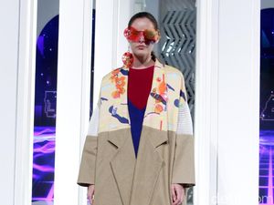 Foto: 12 Koleksi Terbaru Mel Ahyar Ini Terinspirasi Busana era 90-an