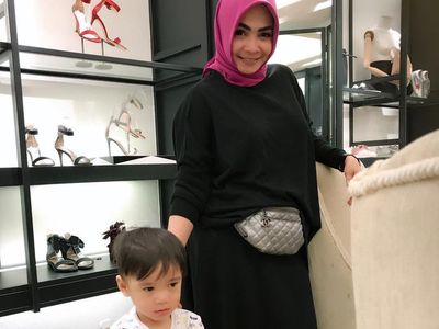 Gaya Rieta Amilia, Ibu Nagita Slavina yang Punya Hotel Mewah di Bali
