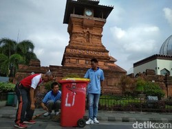 Biar Tak Jemu, Penghuni Rutan Kudus Kerja Bakti di Luar Sel