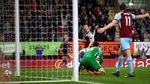 Foto: Menang di Turf Moor, Chelsea Jaga Asa Finis di Empat Besar