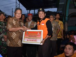 Plt Gubernur Jateng Tinjau Korban Gempa Banjarnegara